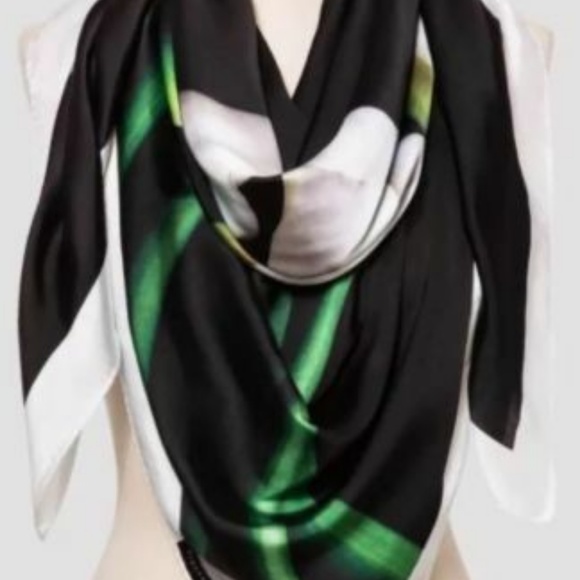 Victoria Beckham for Target Calla Lily Scarf - Picture 2 of 2